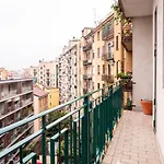 Two-bedroom Near Corso Indipendenza Διαμέρισμα Μιλάνο