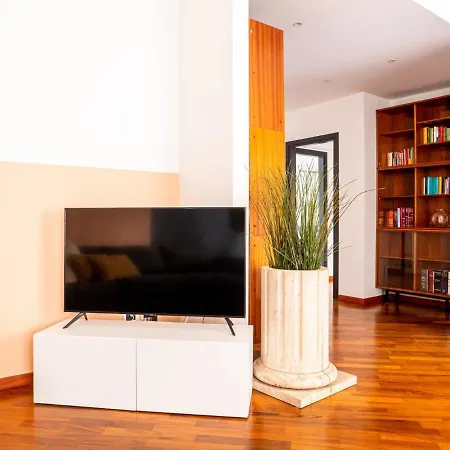 Διαμέρισμα Two-bedroom Near Corso Indipendenza *