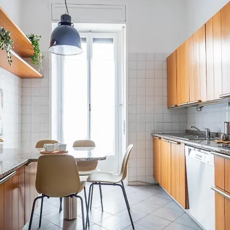 Two-bedroom Near Corso Indipendenza *